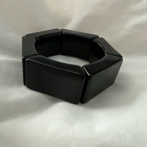 Black plastic stretch bracelet